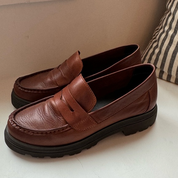 Lightweight Loafer - Picture 4 of 5